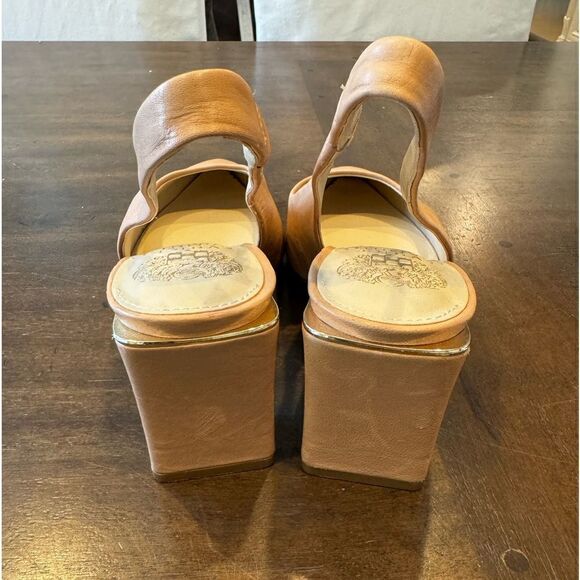 VINCE CAMUTO beige/cream heel shoe - Picture 6 of 8